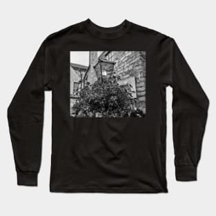 Victorian street light Long Sleeve T-Shirt